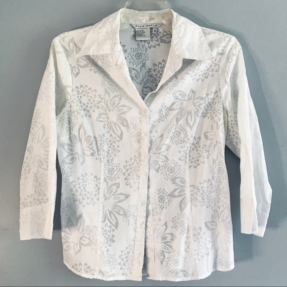 Long-sleeve button-up with floral burnout design M - Picture 5 of 6